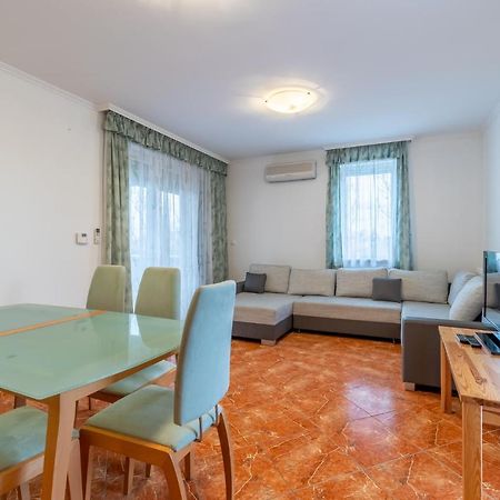 Egyuett A Csalad II Apartman By Bltn Siófok Exteriör bild