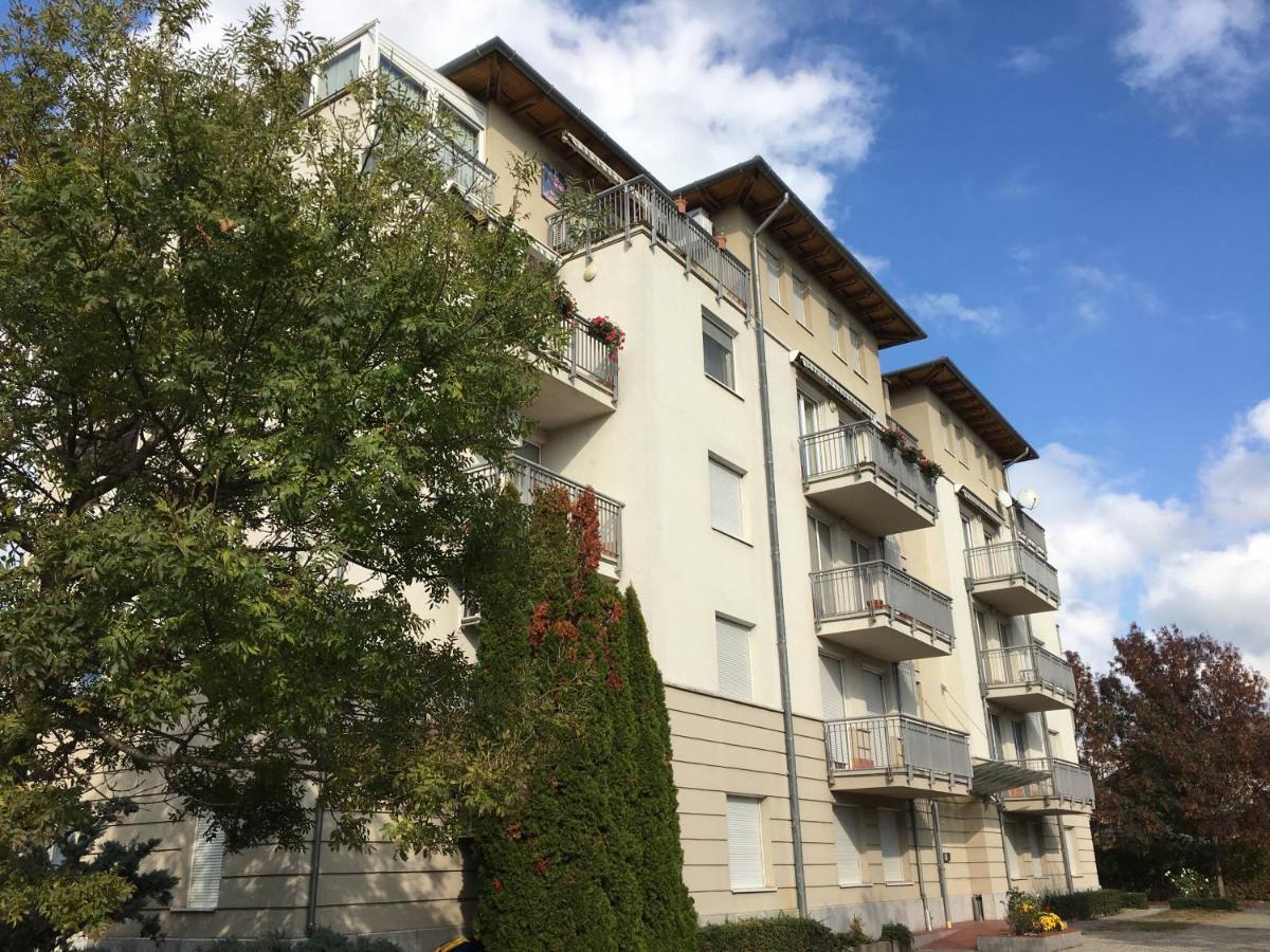 Egyuett A Csalad II Apartman By Bltn Siófok Exteriör bild